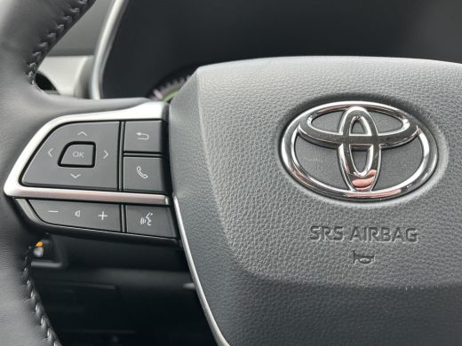 Toyota highlander 2.5 AWD Hybrid Premium | 7 persoons | Stoelverwarming- en koeling | Lederen bekleding ActivLease financial lease