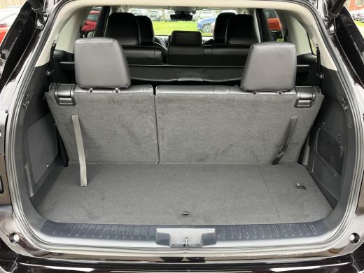 Toyota highlander 2.5 AWD Hybrid Premium | 7 persoons | Stoelverwarming- en koeling | Lederen bekleding ActivLease financial lease