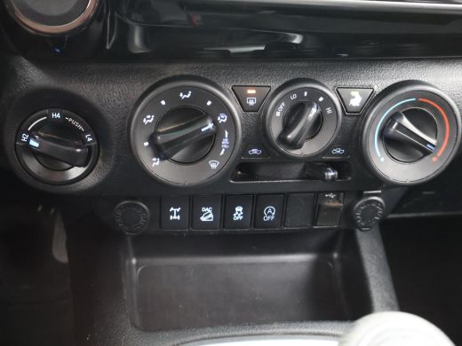 Toyota Hilux 2.4 D-4D-F 4X4 XTRA CAB PROFESSIONAL + 3500 KG TREKHAAK / CAMERA / NAVIGATIE ActivLease financial lease