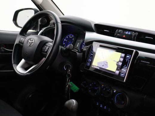 Toyota Hilux 2.4 D-4D-F 4X4 XTRA CAB PROFESSIONAL + 3500 KG TREKHAAK / CAMERA / NAVIGATIE ActivLease financial lease