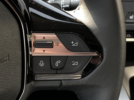 Peugeot 308 1.2 PureTech Active Pack Business | AGR Stoel | Navigatie | Stoelverwarming | Cruise Control ActivLease financial lease