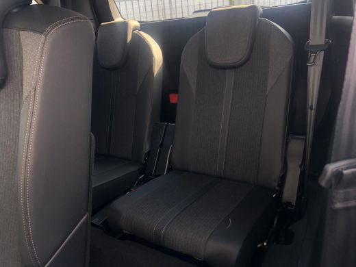 Peugeot 5008 1.2 PureTech GT-Line | 7-persoons | Navigatie by App | Cruise Control | Climate Control | Stoelve... ActivLease financial lease