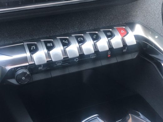 Peugeot 5008 1.2 PureTech GT-Line | 7-persoons | Navigatie by App | Cruise Control | Climate Control | Stoelve... ActivLease financial lease