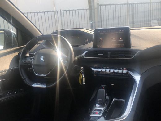 Peugeot 5008 1.2 PureTech GT-Line | 7-persoons | Navigatie by App | Cruise Control | Climate Control | Stoelve... ActivLease financial lease