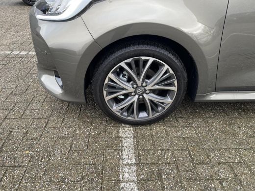 Toyota Yaris 1.5 Hybrid 130 Executive Premium ActivLease financial lease