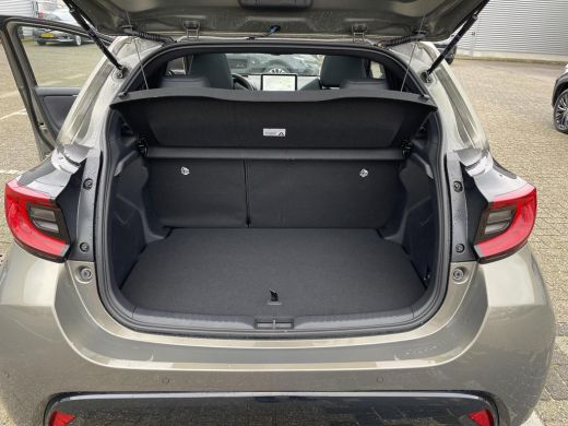 Toyota Yaris 1.5 Hybrid 130 Executive Premium ActivLease financial lease