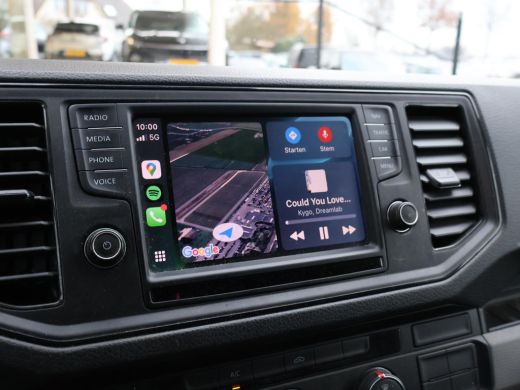 Volkswagen Crafter 35 2.0 TDI 140 PK L3H3 + 3000 KG TREKHAAK + NAVIGATIE / CAMERA / DAB / APPLE CARPLAY ActivLease financial lease
