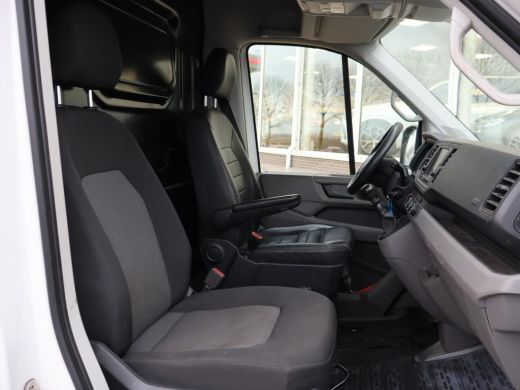 Volkswagen Crafter 35 2.0 TDI 140 PK L3H3 + 3000 KG TREKHAAK + NAVIGATIE / CAMERA / DAB / APPLE CARPLAY ActivLease financial lease