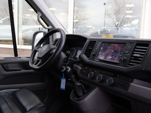 Volkswagen Crafter 35 2.0 TDI 140 PK L3H3 + 3000 KG TREKHAAK + NAVIGATIE / CAMERA / DAB / APPLE CARPLAY ActivLease financial lease