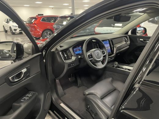 Volvo  XC60 T6 AWD Recharge Plus Dark | Trekhaak | Adaptieve Cruise Control | Parkeercamera | Voorverwarming ... ActivLease financial lease