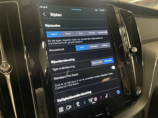 Volvo  XC60 T6 AWD Recharge Plus Dark | Trekhaak | Adaptieve Cruise Control | Parkeercamera | Voorverwarming ... ActivLease financial lease