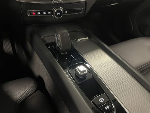 Volvo  XC60 T6 AWD Recharge Plus Dark | Trekhaak | Adaptieve Cruise Control | Parkeercamera | Voorverwarming ... ActivLease financial lease