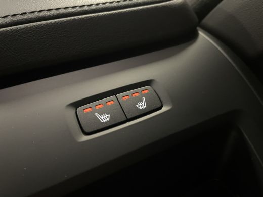 Volvo  XC60 T6 AWD Recharge Plus Dark | Trekhaak | Adaptieve Cruise Control | Parkeercamera | Voorverwarming ... ActivLease financial lease