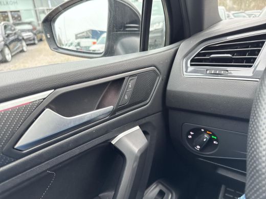 Volkswagen Tiguan Allspace 1.5 TSI R-Line Business 7p. | Automaat | Trekhaak | Keyless | Panoramadak | Navigatie | Winterpak... ActivLease financial lease