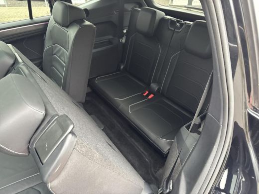 Volkswagen Tiguan Allspace 1.5 TSI R-Line Business 7p. | Automaat | Trekhaak | Keyless | Panoramadak | Navigatie | Winterpak... ActivLease financial lease