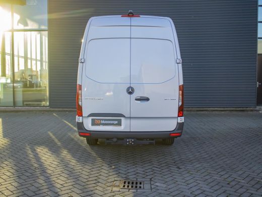 Mercedes Sprinter 317 1.9 CDI L3H2 RWD 170 PK Automaat Trekhaak 3,5T, navigatie, led koplampen, hydraulische stoel,... ActivLease financial lease