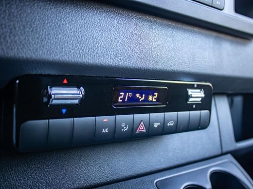 Mercedes Sprinter 317 1.9 CDI L3H2 RWD 170 PK Automaat Trekhaak 3,5T, navigatie, led koplampen, hydraulische stoel,... ActivLease financial lease