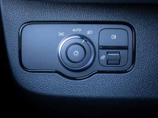 Mercedes Sprinter 317 1.9 CDI L3H2 RWD 170 PK Automaat Trekhaak 3,5T, navigatie, led koplampen, hydraulische stoel,... ActivLease financial lease