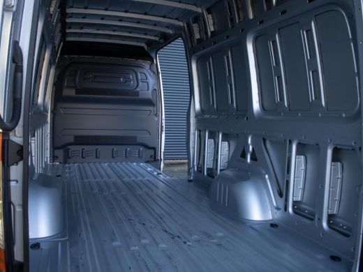 Mercedes Sprinter 317 1.9 CDI L3H2 RWD 170 PK Automaat Trekhaak 3,5T, navigatie, led koplampen, hydraulische stoel,... ActivLease financial lease