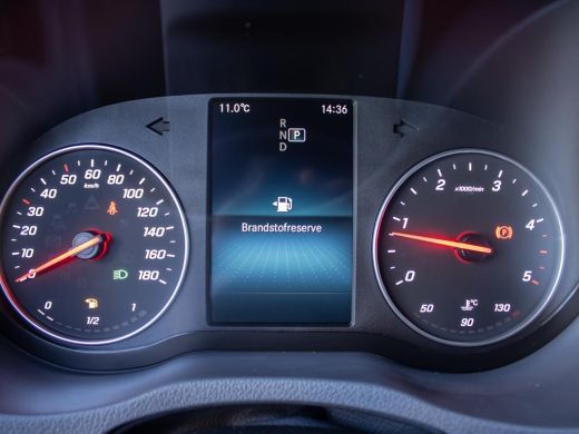 Mercedes Sprinter 317 1.9 CDI L3H2 RWD 170 PK Automaat Trekhaak 3,5T, navigatie, led koplampen, hydraulische stoel,... ActivLease financial lease