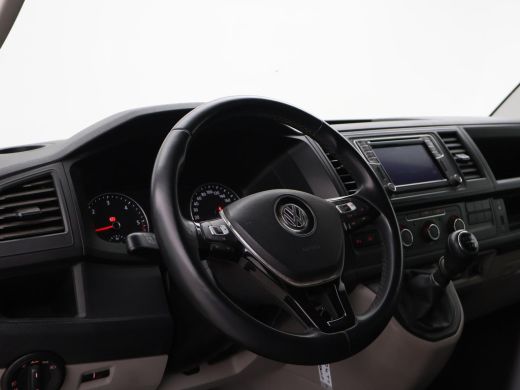Volkswagen Transporter 2.0 TDI 150 PK L2H1 HIGHLINE + LED / ADAPTIVE CRUISE / 2500 KG TREKHAAK / APPLE CARPLAY ActivLease financial lease