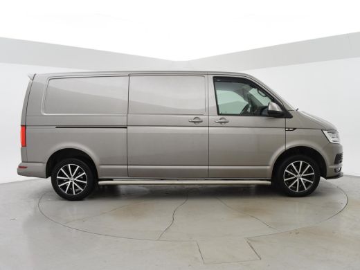 Volkswagen Transporter 2.0 TDI 150 PK L2H1 HIGHLINE + LED / ADAPTIVE CRUISE / 2500 KG TREKHAAK / APPLE CARPLAY ActivLease financial lease