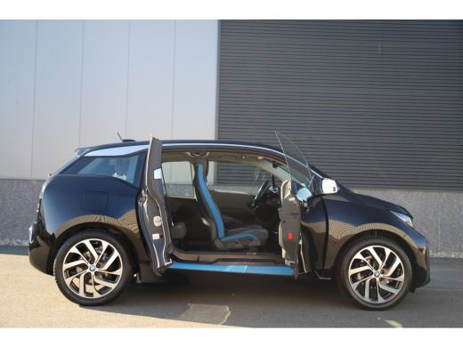 BMW i3 Executive 120Ah /42 kWh/Schuifdak/H-Kardon/W-Pomp/Camera/3-fase ActivLease financial lease