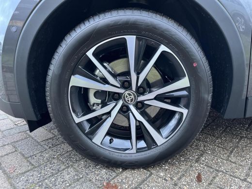 Toyota C-HR 2.0 Plug-in Hybrid 220 First Edition ActivLease financial lease