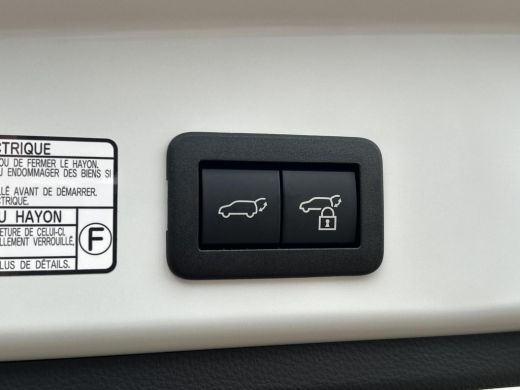 Toyota Corolla Cross Hybrid 140 Style **NAVIGATIE/ STUUR- EN STOELVERWARMING/ DODEHOEKDETECTIE/ PANORAMADAK** ActivLease financial lease