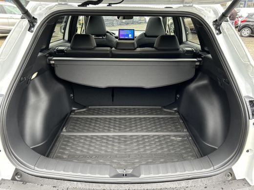 Toyota Corolla Cross Hybrid 140 Style **NAVIGATIE/ STUUR- EN STOELVERWARMING/ DODEHOEKDETECTIE/ PANORAMADAK** ActivLease financial lease