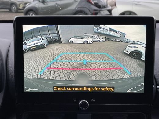 Toyota Yaris Cross 1.5 Hybrid 115 First Edition **NAVIGATIE/ STUUR- EN STOELVERWARMING/ DODEHOEKDETECTIE/ 36 MAANDEN... ActivLease financial lease