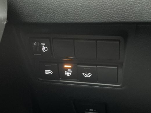 Toyota Yaris Cross 1.5 Hybrid 115 First Edition **NAVIGATIE/ STUUR- EN STOELVERWARMING/ DODEHOEKDETECTIE/ 36 MAANDEN... ActivLease financial lease