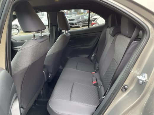 Toyota Yaris Cross 1.5 Hybrid 115 First Edition **NAVIGATIE/ STUUR- EN STOELVERWARMING/ DODEHOEKDETECTIE/ 36 MAANDEN... ActivLease financial lease
