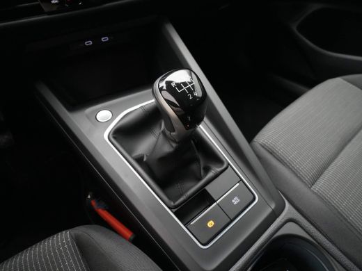 Volkswagen Golf 1.0 TSI 90pk Navi via App Pdc Clima Acc 315 ActivLease financial lease
