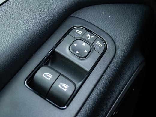 Mercedes Sprinter 319 1.9 CDI L2H2 RWD 3.500 kg trekgewicht, Distronic, LED koplampen, lichtmetalen velgen, geveerd... ActivLease financial lease
