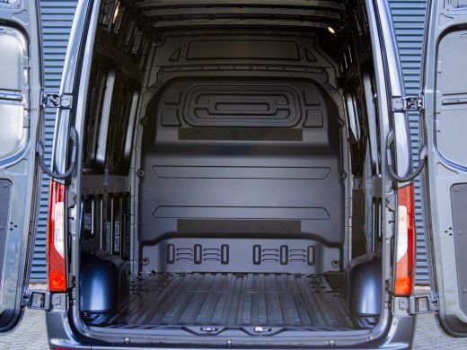 Mercedes Sprinter 319 1.9 CDI L2H2 RWD 3.500 kg trekgewicht, Distronic, LED koplampen, lichtmetalen velgen, geveerd... ActivLease financial lease