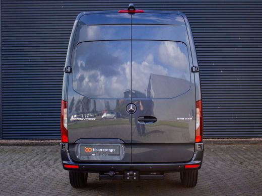 Mercedes Sprinter 319 1.9 CDI L2H2 RWD 3.500 kg trekgewicht, Distronic, LED koplampen, lichtmetalen velgen, geveerd... ActivLease financial lease