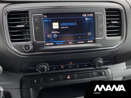 Peugeot Expert 2.0 BlueHDI 150PK L2H1 Trekhaak Bluetooth Cruise Car-Play Sensoren 360 Camera ActivLease financial lease