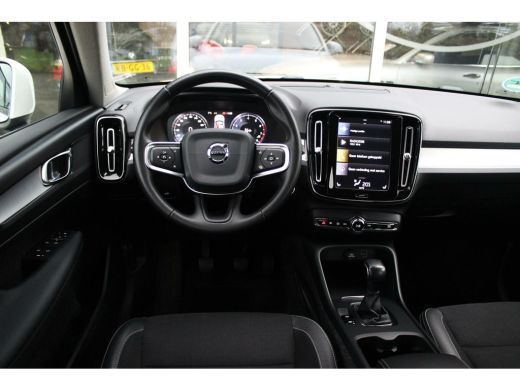 Volvo  XC40 1.5 T3 Momentum Pro | 1e eigenaar | NL auto | Inc btw | LED | Navi | 18 inch | Trekhaak | Half leer | 163 pk | ➡️ ActivLease financial lease