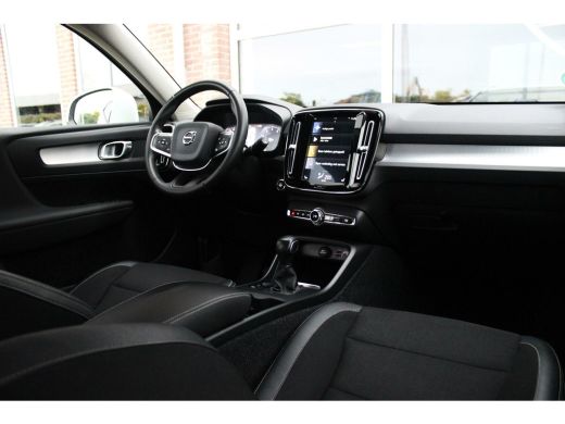 Volvo  XC40 1.5 T3 Momentum Pro | 1e eigenaar | NL auto | Inc btw | LED | Navi | 18 inch | Trekhaak | Half leer | 163 pk | ➡️ ActivLease financial lease