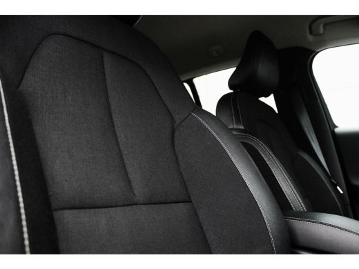 Volvo  XC40 1.5 T3 Momentum Pro | 1e eigenaar | NL auto | Inc btw | LED | Navi | 18 inch | Trekhaak | Half leer | 163 pk | ➡️ ActivLease financial lease