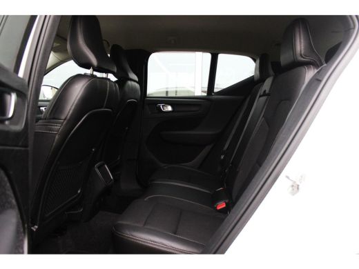 Volvo  XC40 1.5 T3 Momentum Pro | 1e eigenaar | NL auto | Inc btw | LED | Navi | 18 inch | Trekhaak | Half leer | 163 pk | ➡️ ActivLease financial lease