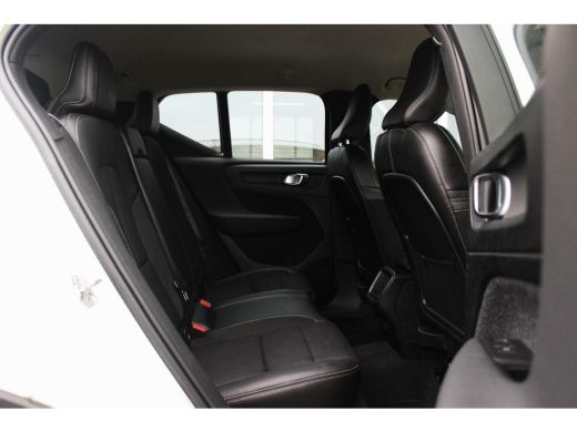 Volvo  XC40 1.5 T3 Momentum Pro | 1e eigenaar | NL auto | Inc btw | LED | Navi | 18 inch | Trekhaak | Half leer | 163 pk | ➡️ ActivLease financial lease