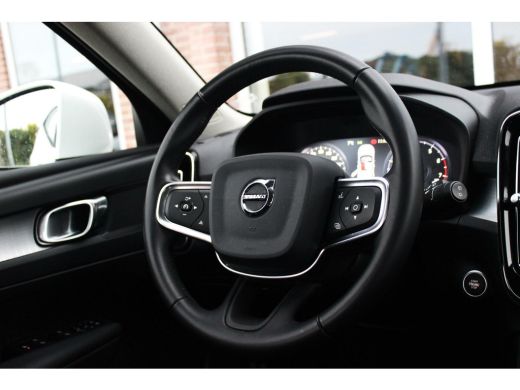 Volvo  XC40 1.5 T3 Momentum Pro | 1e eigenaar | NL auto | Inc btw | LED | Navi | 18 inch | Trekhaak | Half leer | 163 pk | ➡️ ActivLease financial lease