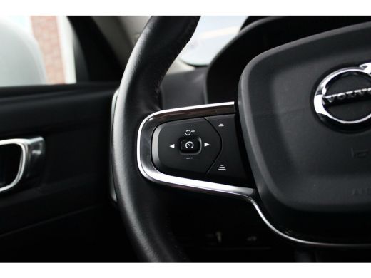 Volvo  XC40 1.5 T3 Momentum Pro | 1e eigenaar | NL auto | Inc btw | LED | Navi | 18 inch | Trekhaak | Half leer | 163 pk | ➡️ ActivLease financial lease