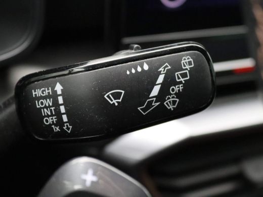 Seat Formentor 1.4 e-Hybrid VZ Performance 245PK DSG achteruitrijcamera, stuur-stoelverwarming, panoramadak, doe... ActivLease financial lease