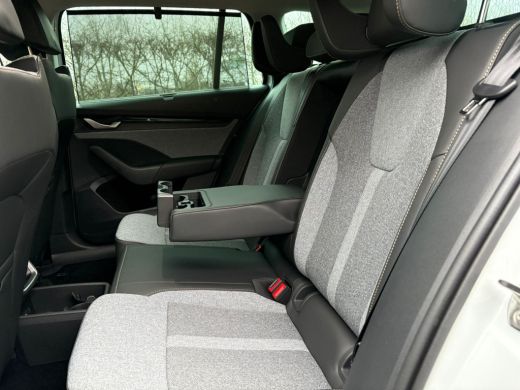 Skoda Octavia Combi 1.5 TSI MHEV Business Edition Plus Stoelverwarming | Virtueel dashboard | Elektr. kofferbak... ActivLease financial lease