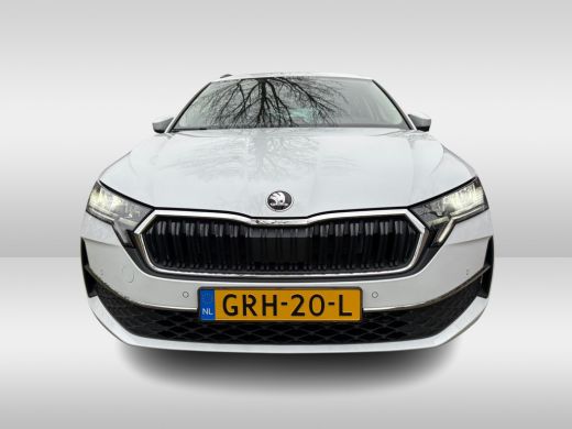 Skoda Octavia Combi 1.5 TSI MHEV Business Edition Plus Stoelverwarming | Virtueel dashboard | Elektr. kofferbak... ActivLease financial lease