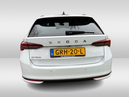 Skoda Octavia Combi 1.5 TSI MHEV Business Edition Plus Stoelverwarming | Virtueel dashboard | Elektr. kofferbak... ActivLease financial lease