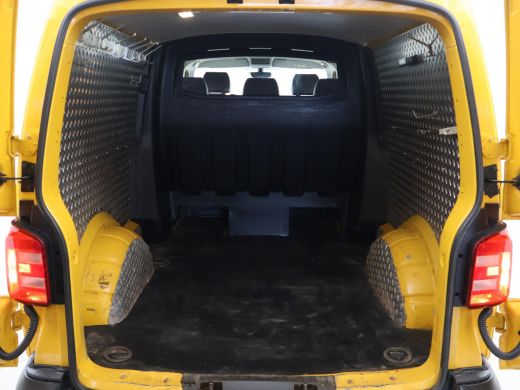 Volkswagen Transporter 2.0 TDI L2H1 DUBBEL CABINE EURO 6 + TREKHAAK / CRUISE CONTROL ActivLease financial lease